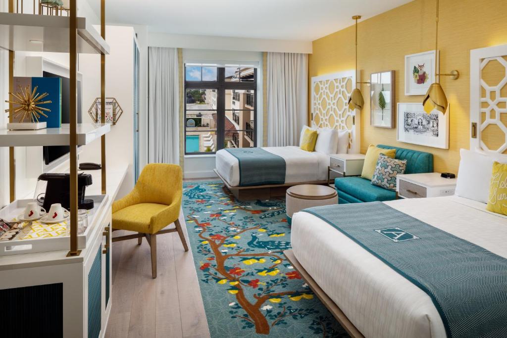 A guestroom at The Alfond Inn, Rollins College’s award-winning boutique hotel
